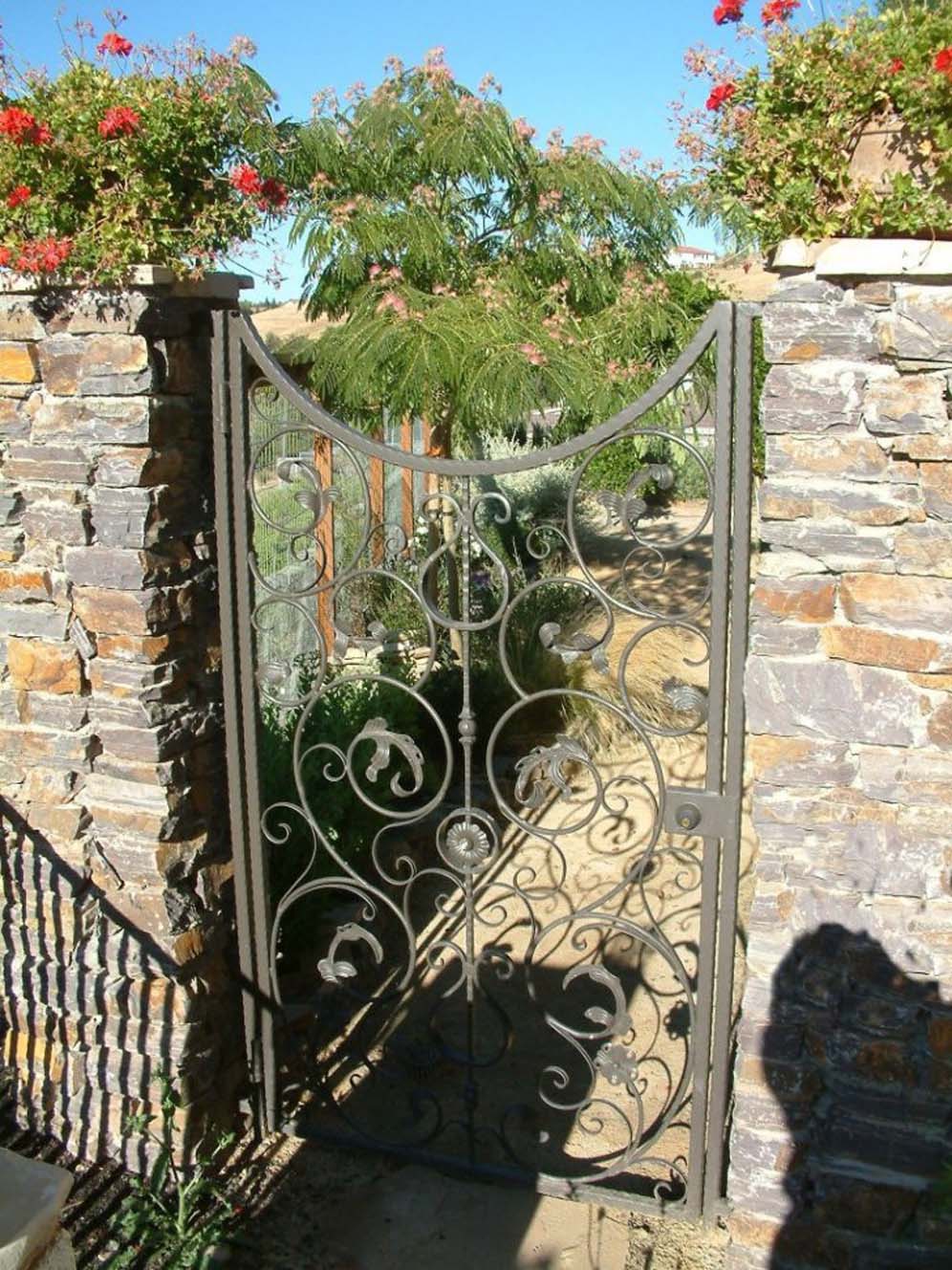 Waves of Curls Metal Gate